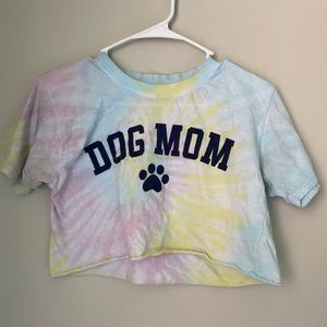 Super cute tie dye “dog mom” crop tee